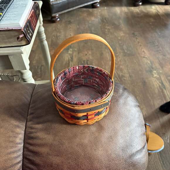 Longaberger 1997 Inaugural Basket with Patriotic Liner, Plastic Protector, and E - Picture 4 of 5
